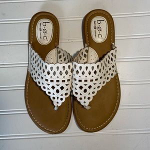 b.o.c. Born Concept Womens Sz 8 White Sandals Pre Owned Good Condition See Pics